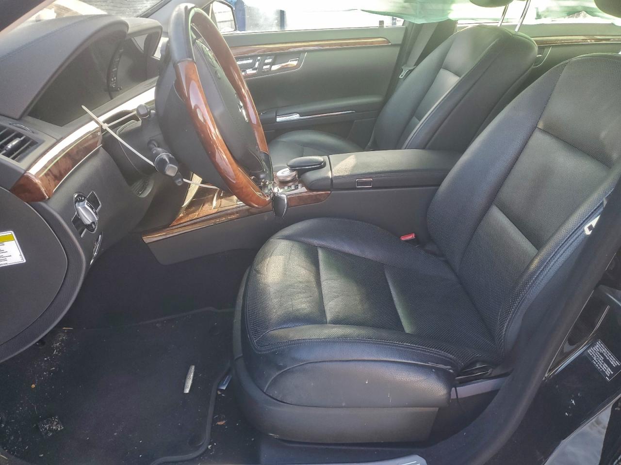 Mercedes-Benz S-Class 550 4matic Image 3