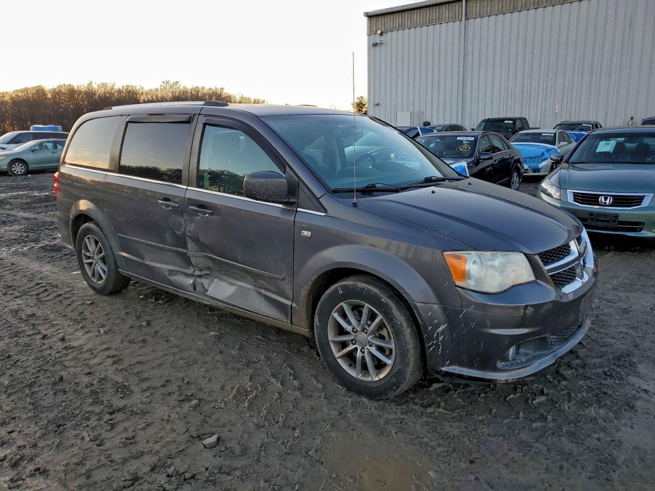 Dodge Caravan Sxt Image 8