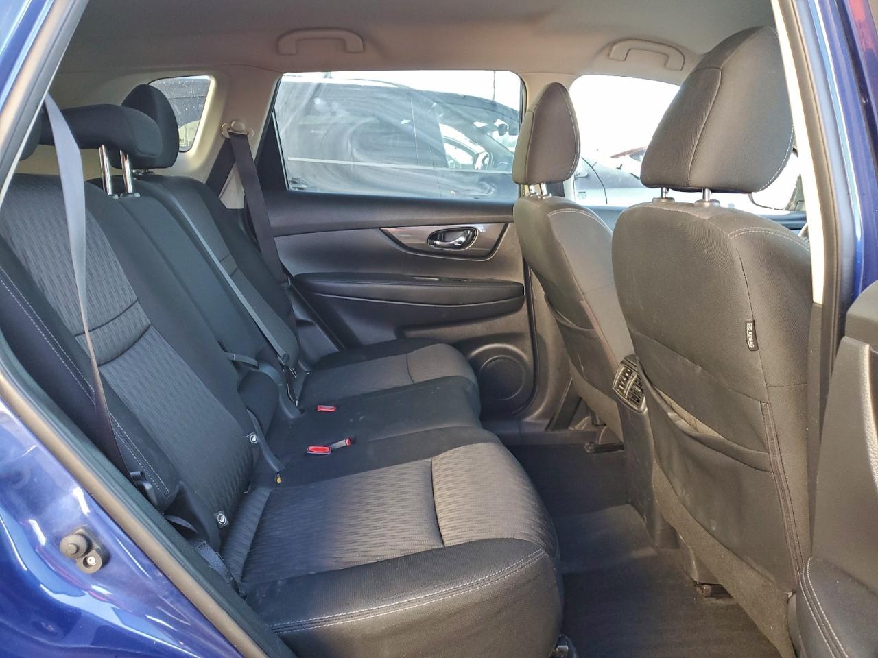 Nissan Rogue S Image 8