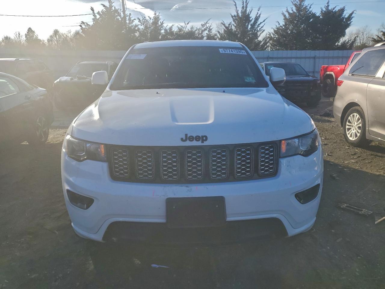 Jeep Grand Cherokee Laredo Image 5