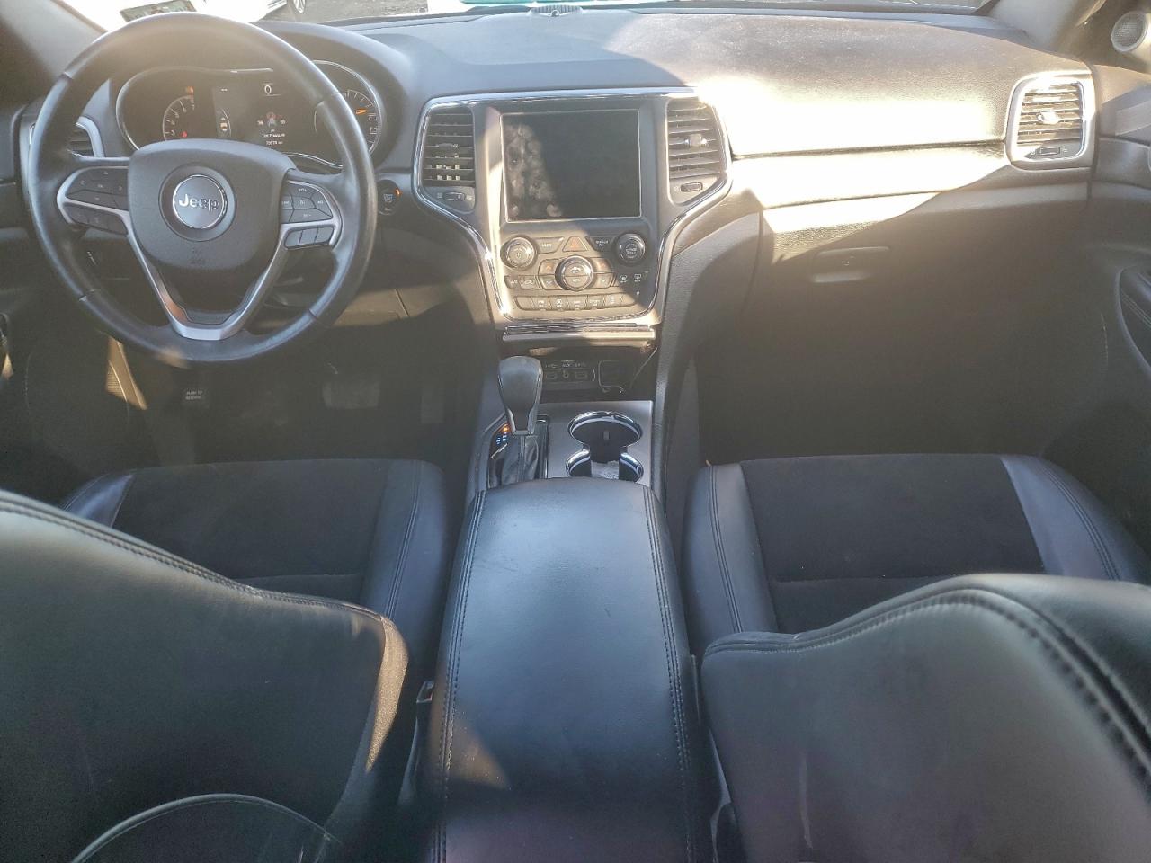 Jeep Grand Cherokee Laredo Image 8