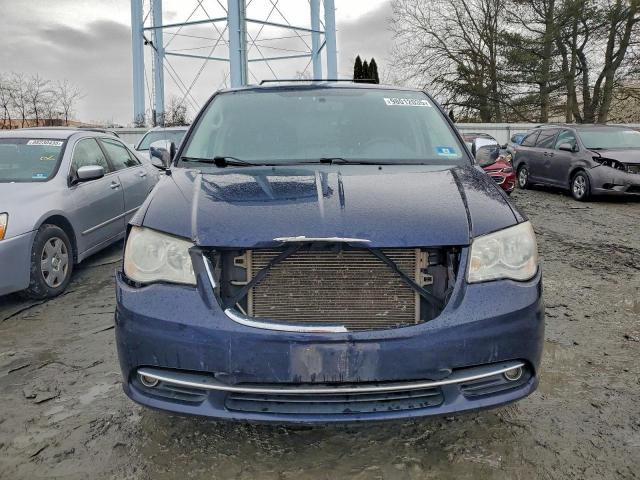 Chrysler Minivan Touring L Image 5