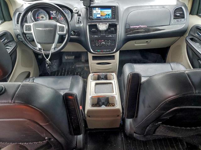 Chrysler Minivan Touring L Image 12