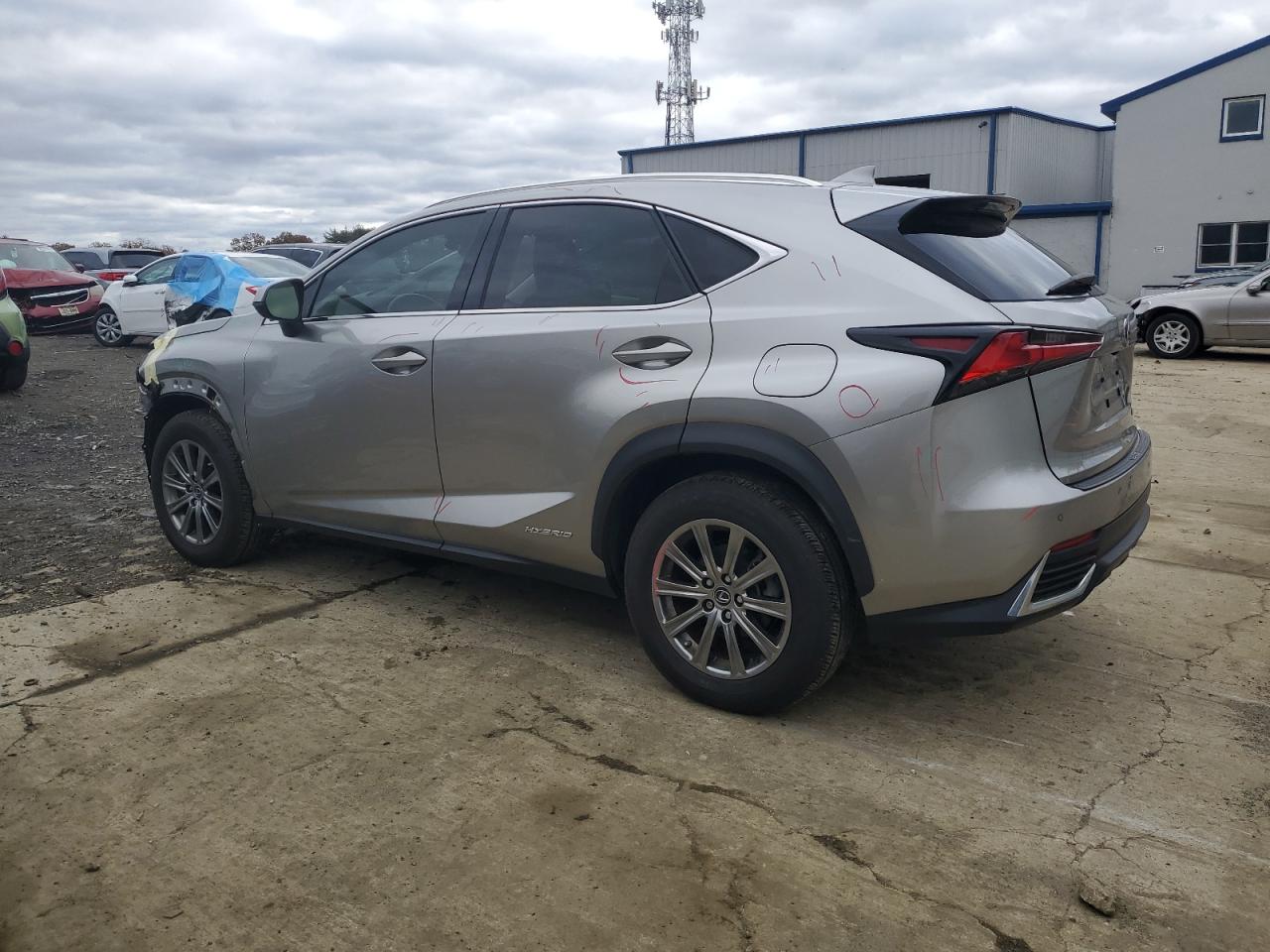 Lexus NX 300h Image 12