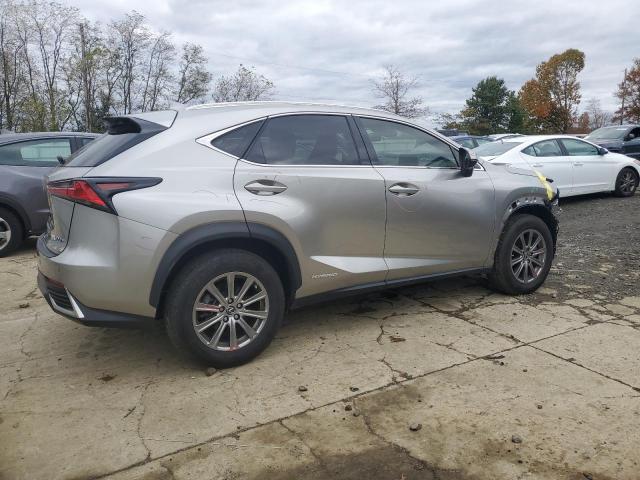 Lexus NX 300h Image 8