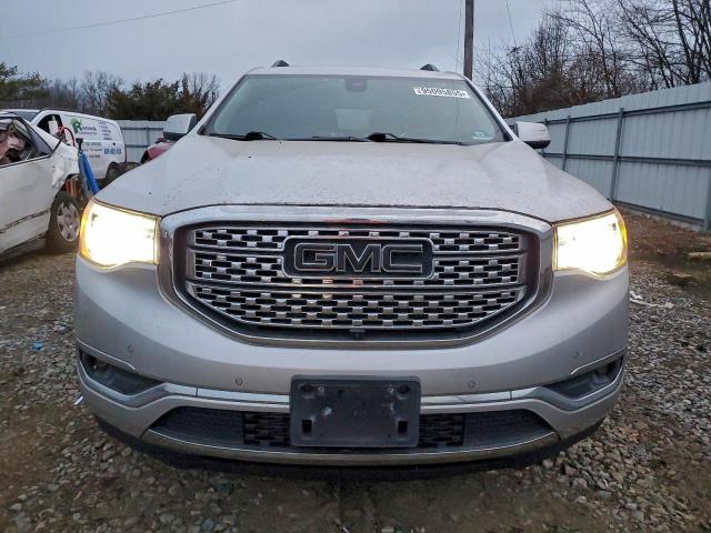 GMC Acadia Denali Image 8