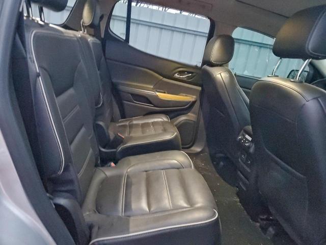 GMC Acadia Denali Image 13