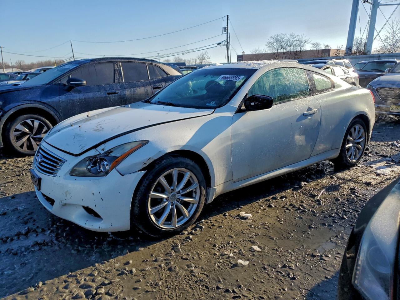 INFINITI G37 Image 1