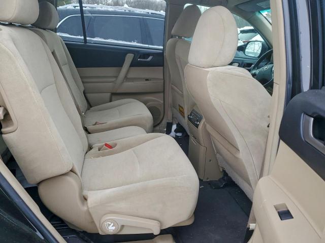 Toyota Highlander Base Image 2