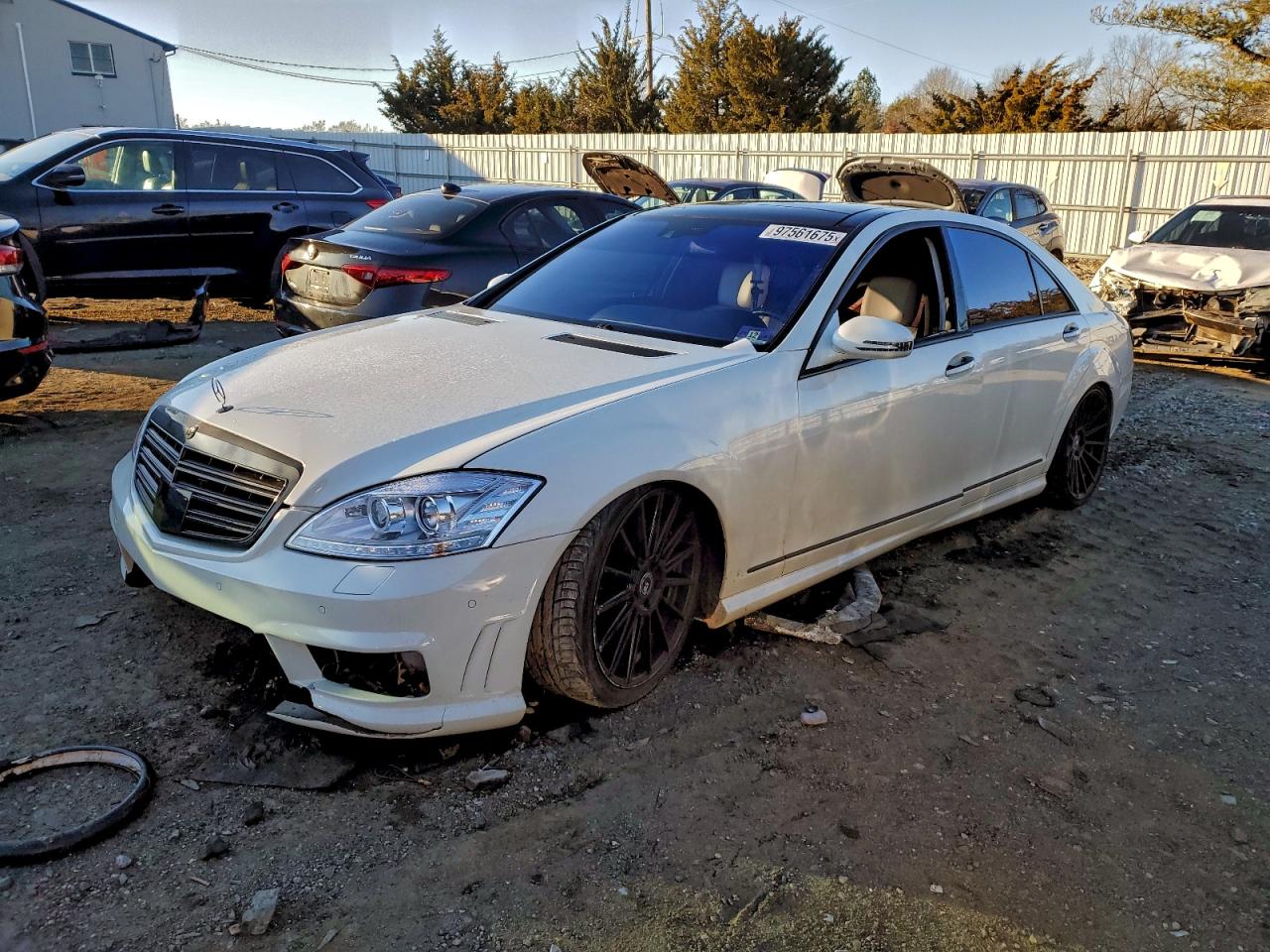 Mercedes-Benz S-Class 550 Image 1