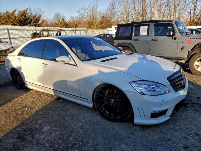 Mercedes-Benz S-Class 550 Image 10