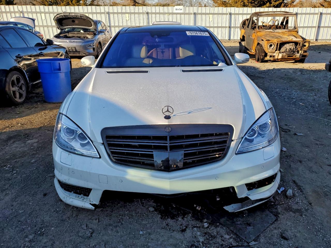 Mercedes-Benz S-Class 550 Image 2