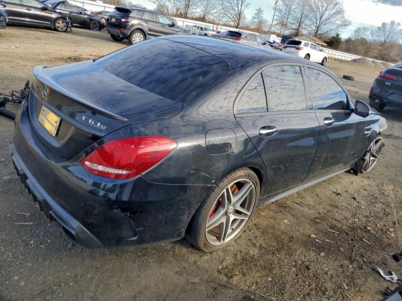 Mercedes-Benz C-Class 63 Amg-s Image 12