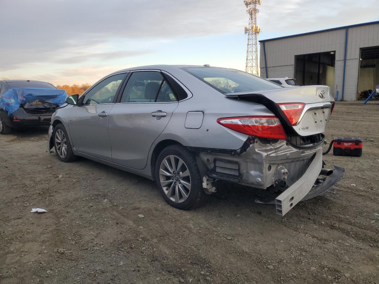 Toyota Camry Le Image 13