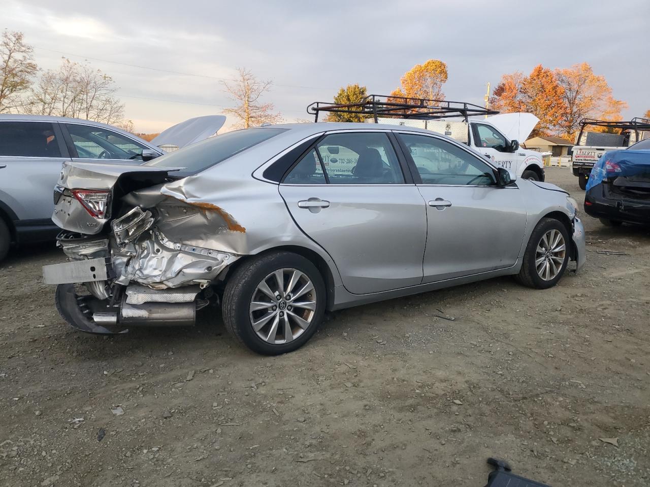 Toyota Camry Le Image 12