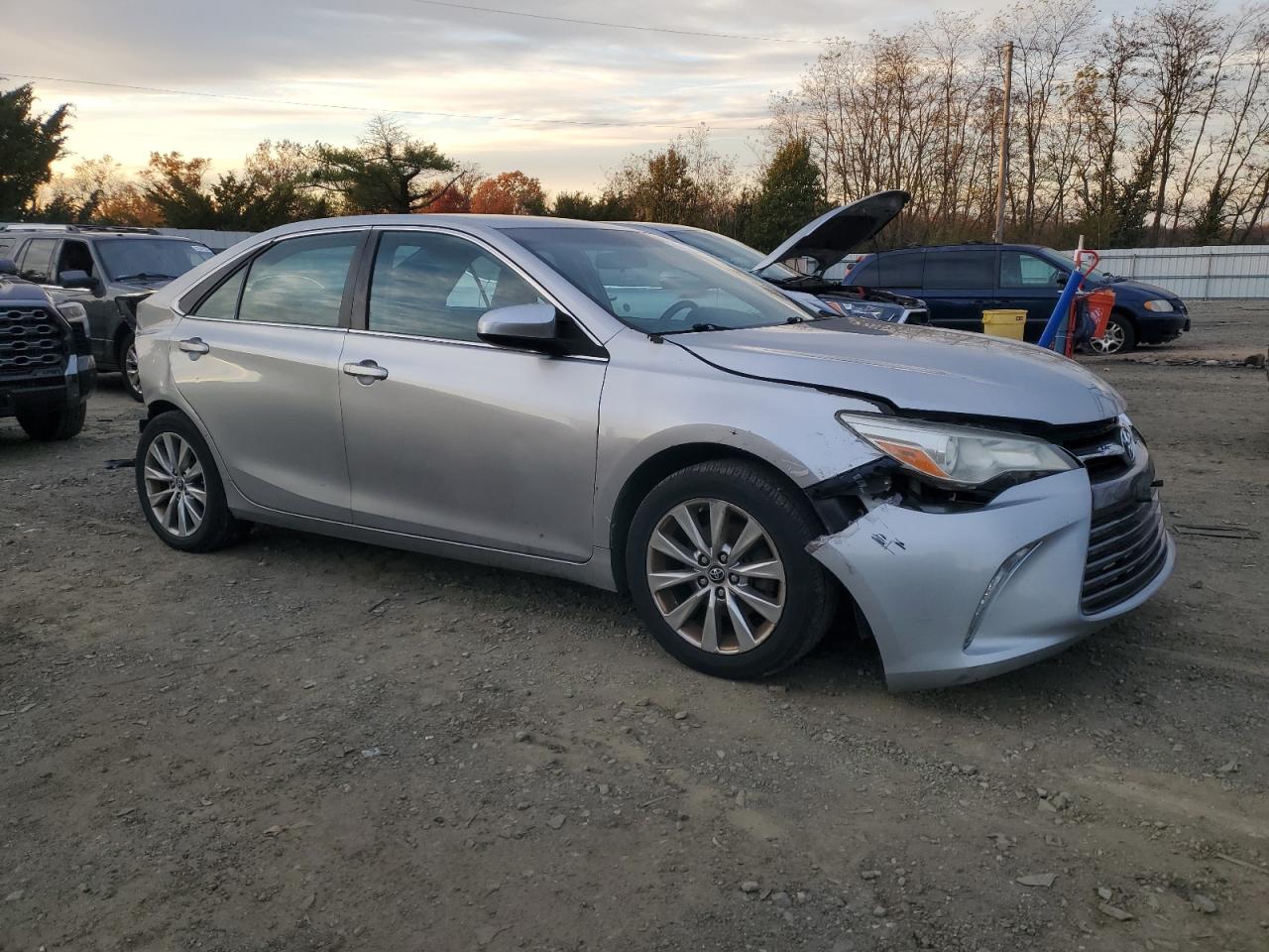 Toyota Camry Le Image 2