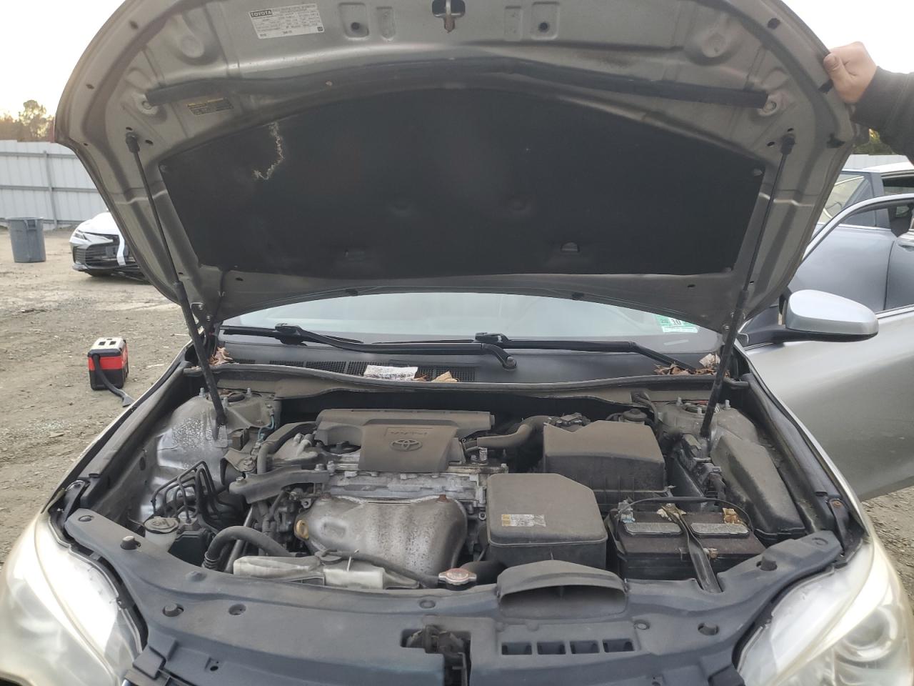 Toyota Camry Le Image 5