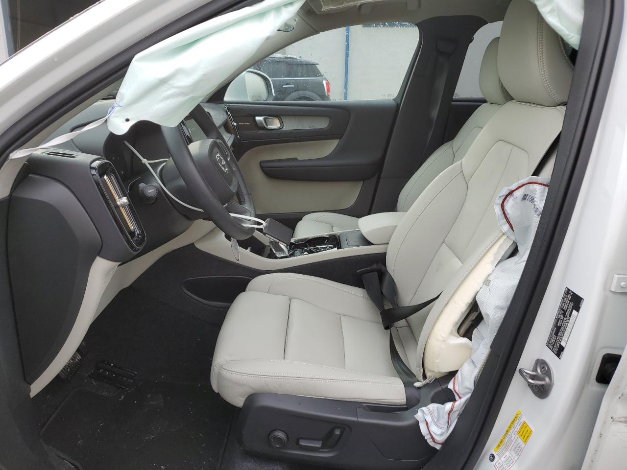 Volvo Xc40 Plus Plus Image 6