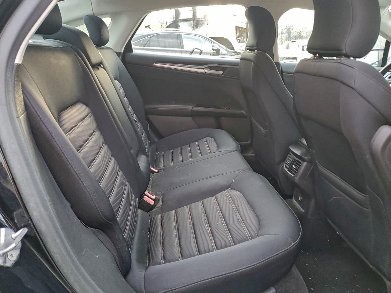 Ford Fusion Se Image 11