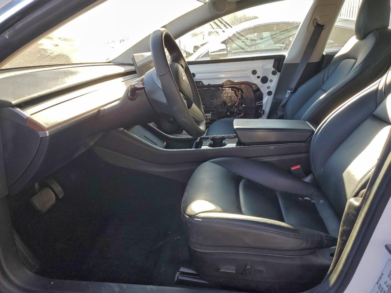 Tesla Model 3 Image 3