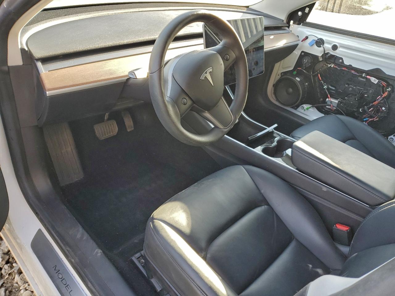 Tesla Model 3 Image 4