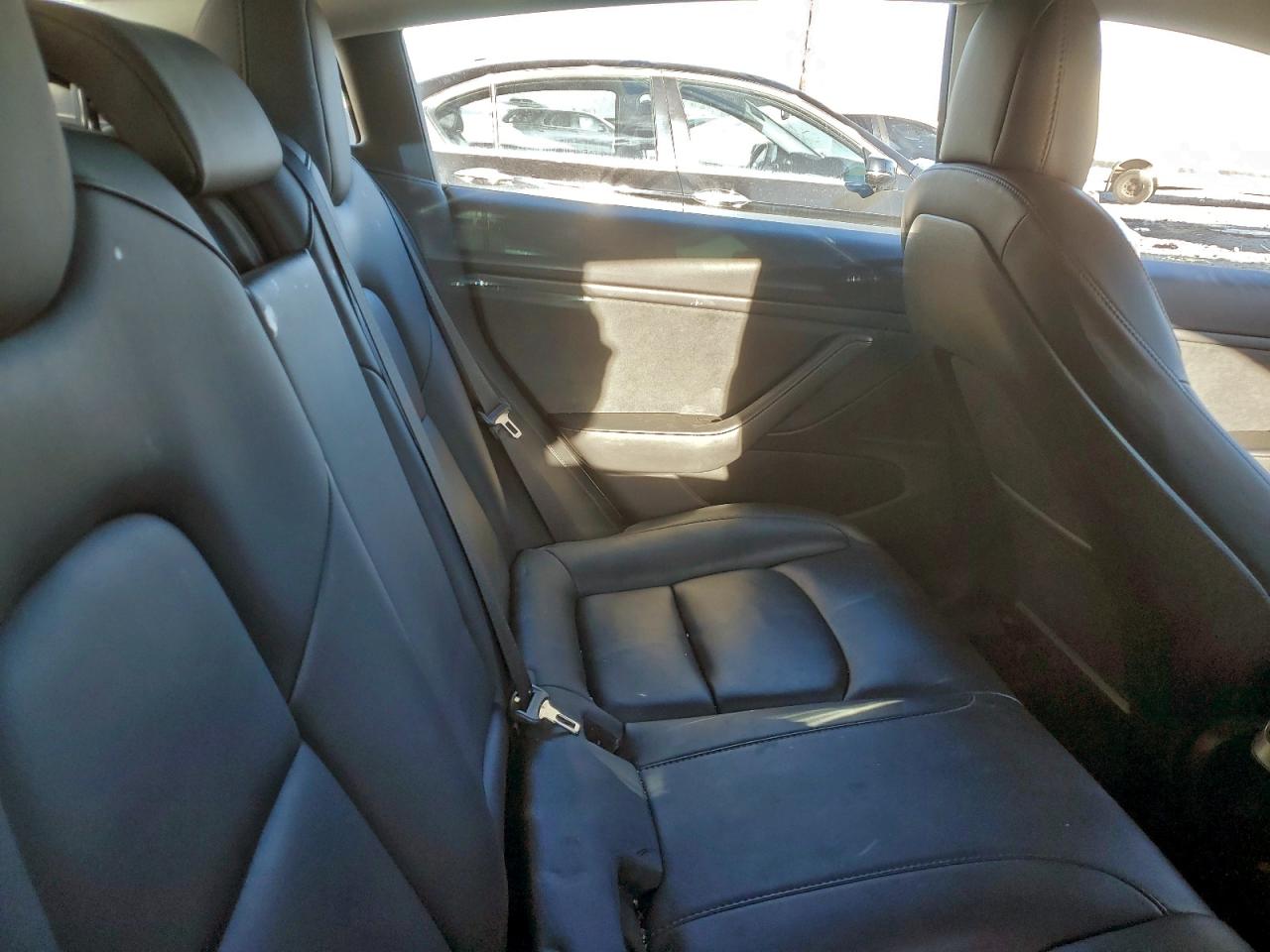 Tesla Model 3 Image 5