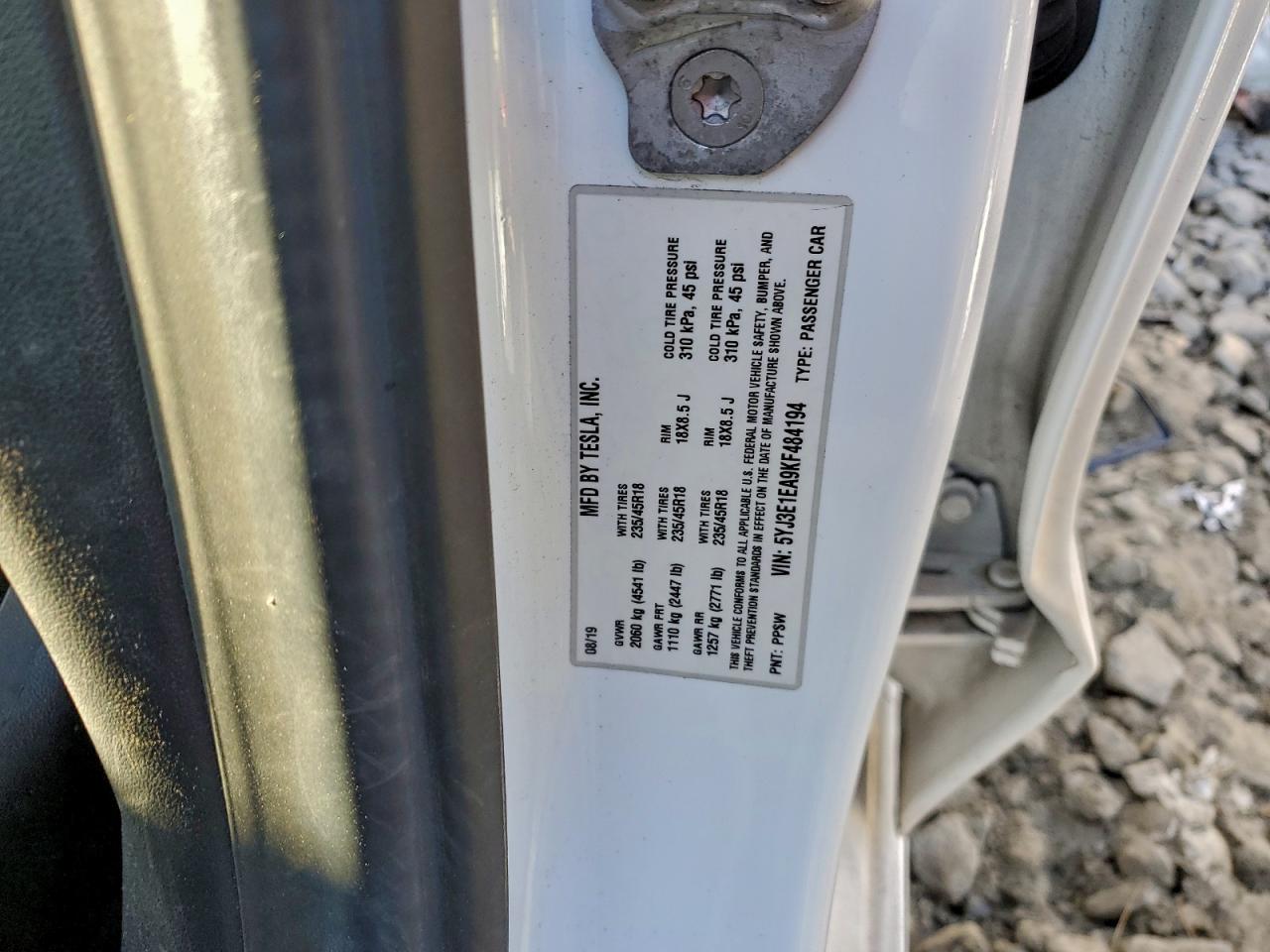 Tesla Model 3 Image 10