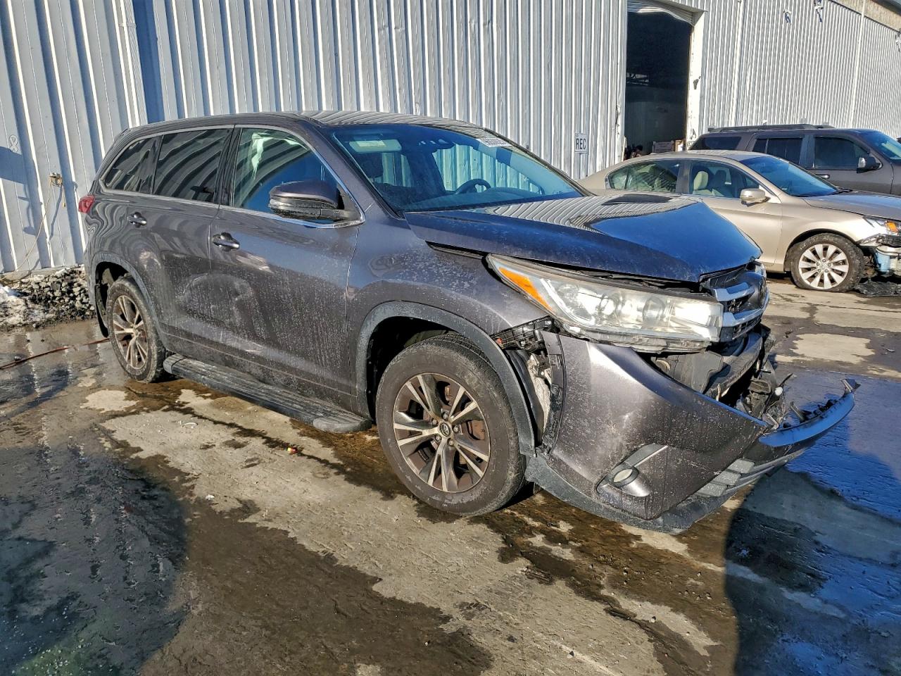 Toyota Highlander Le Image 2
