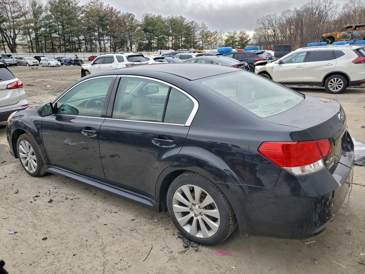 Subaru Legacy 2.5i Limited Image 2