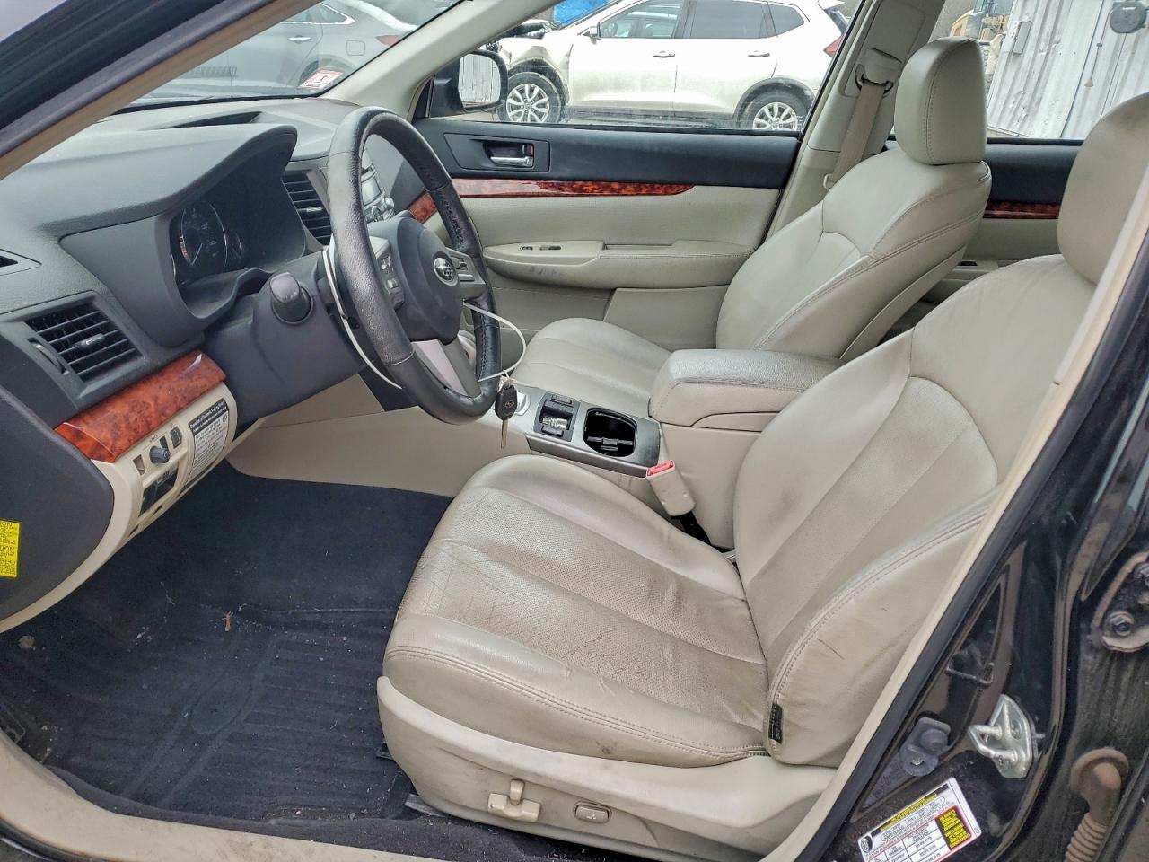 Subaru Legacy 2.5i Limited Image 4