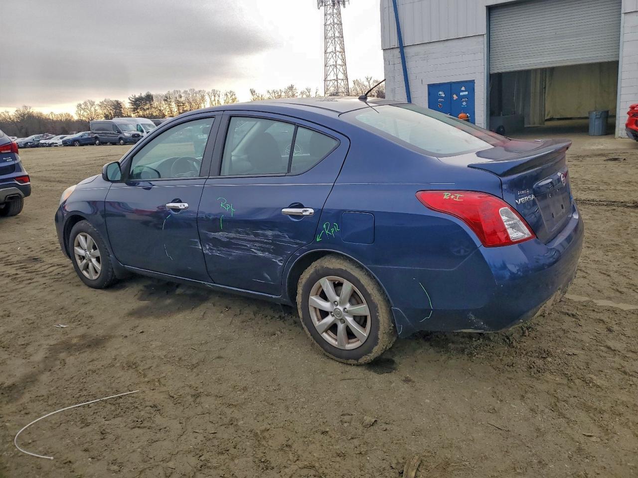 Nissan Versa S Image 10