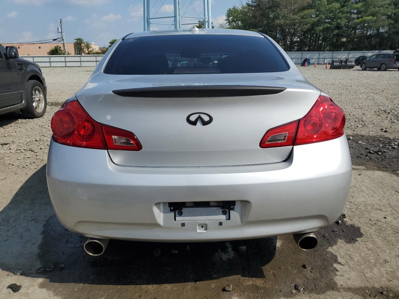 INFINITI G37 Image 10