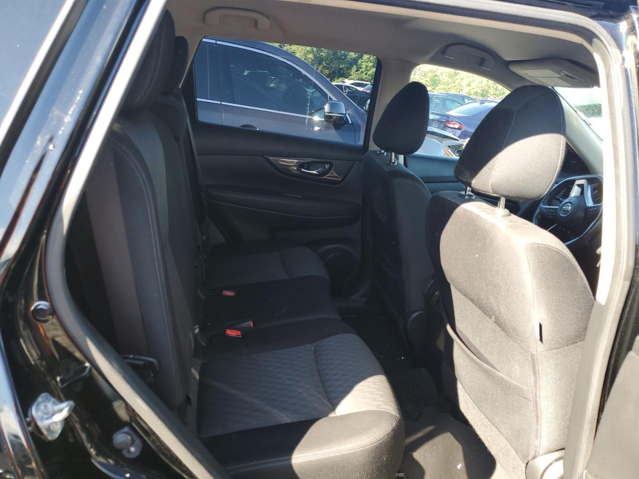 Nissan Rogue S Image 4