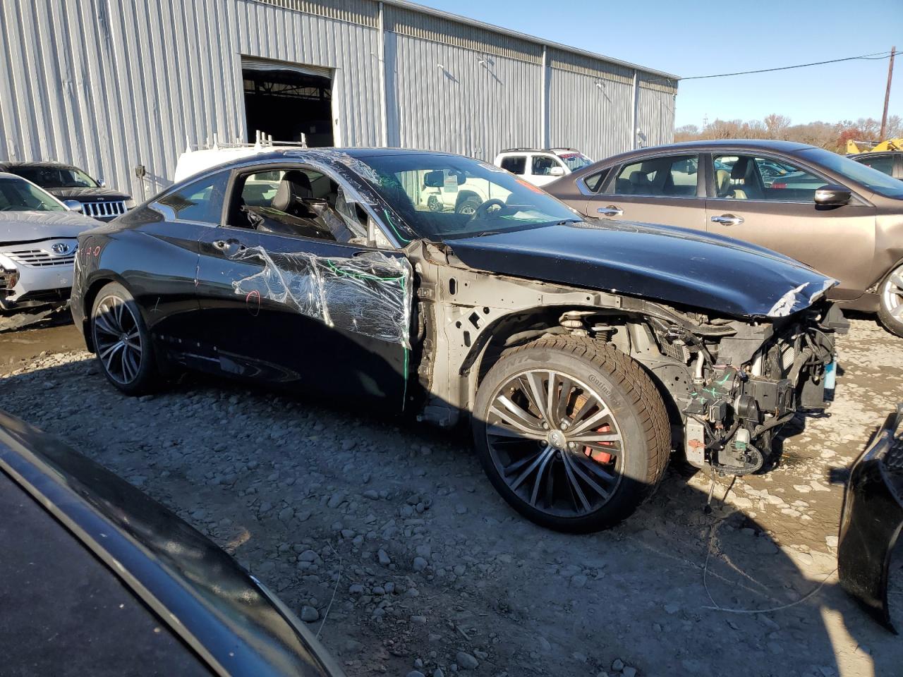 INFINITI Q60 Luxe 300 Image 2