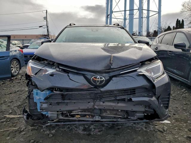 Toyota RAV4 Le Image 4