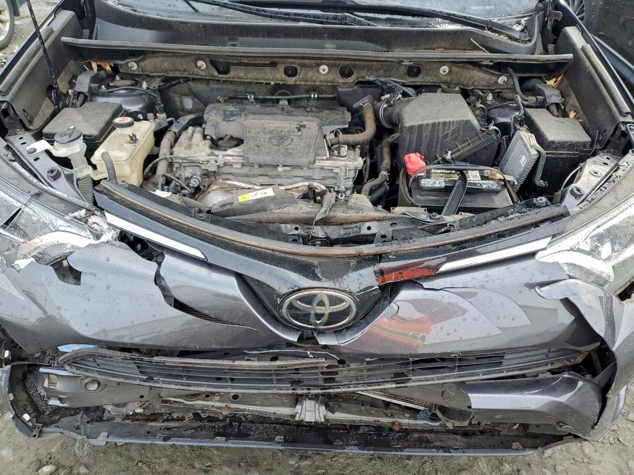 Toyota RAV4 Le Image 10