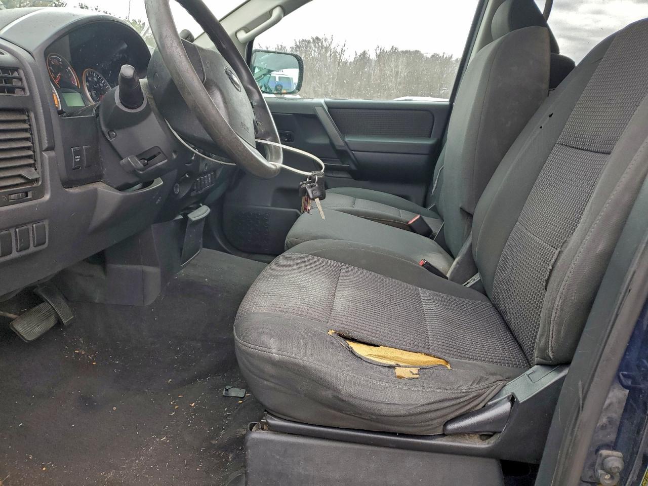 Nissan Titan S Image 6