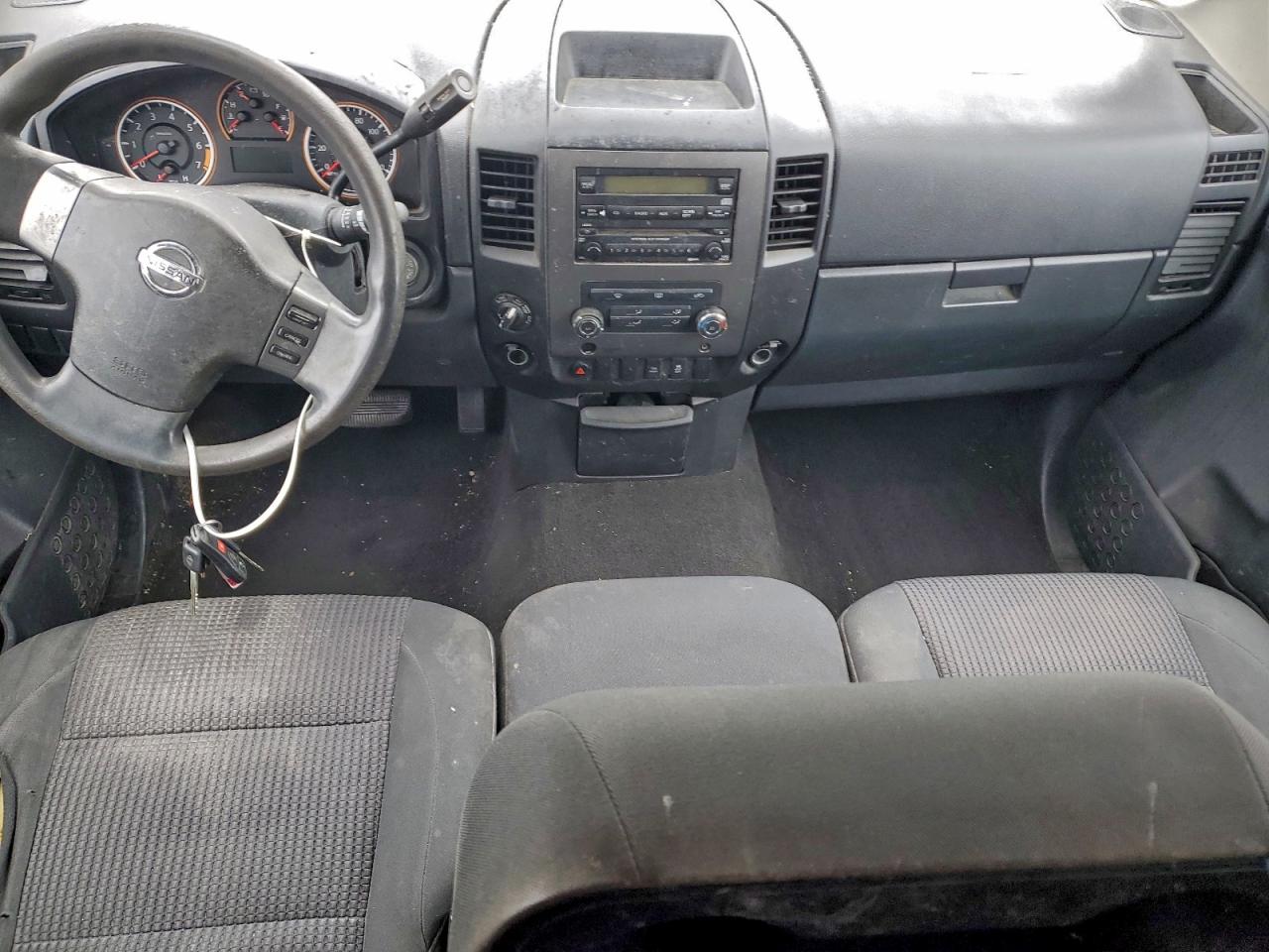 Nissan Titan S Image 9