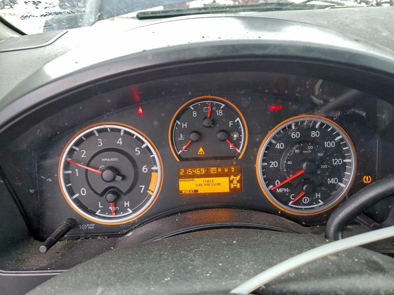 Nissan Titan S Image 10