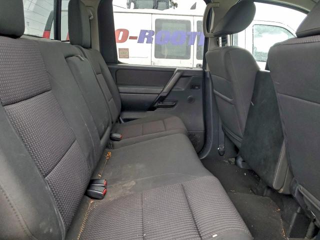 Nissan Titan S Image 7