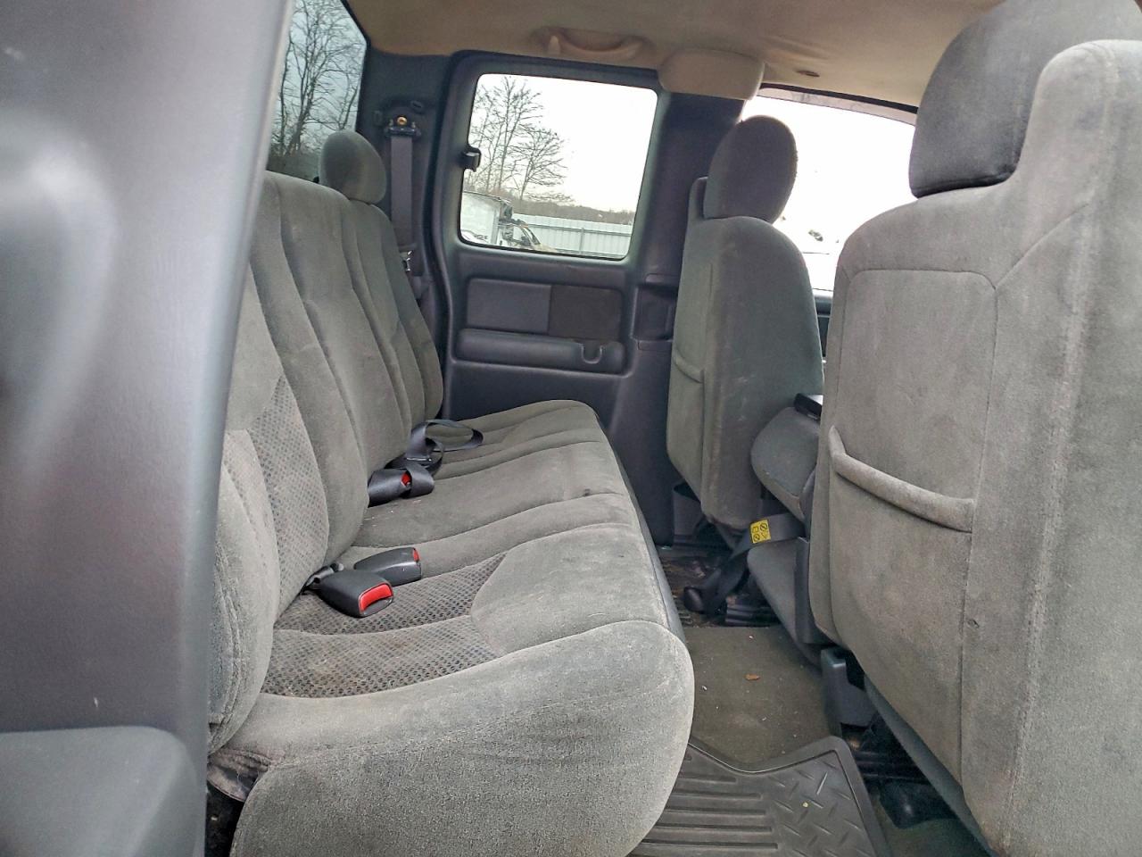 GMC Sierra K2500 Image 8