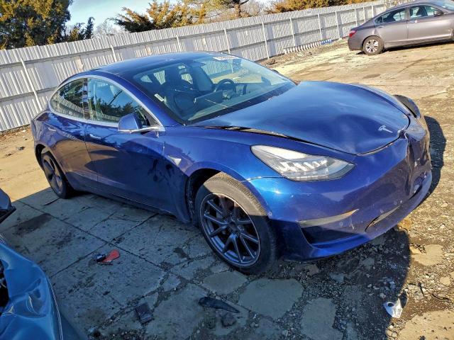 Tesla Model 3 Image 11