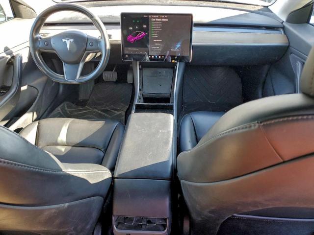 Tesla Model 3 Image 10