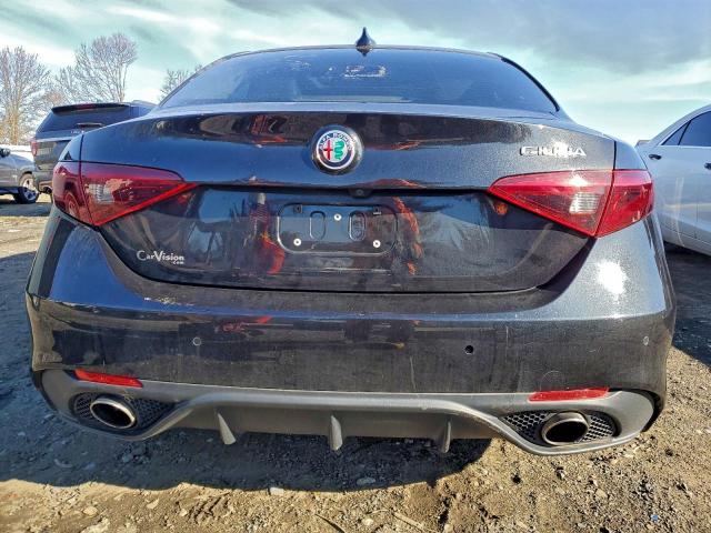 Alfa Romeo Giulia Image 6