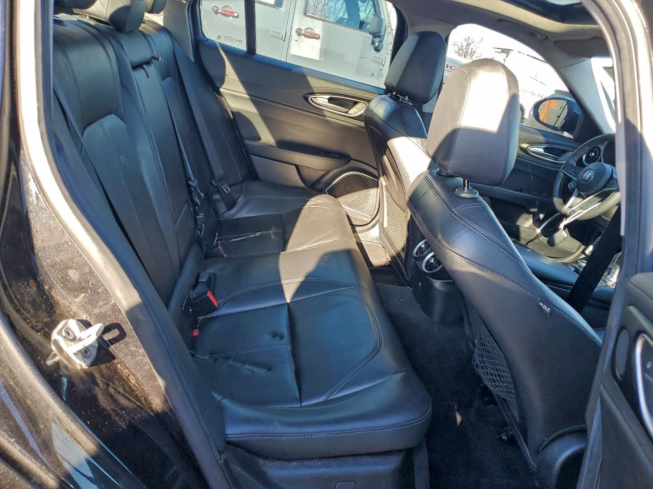 Alfa Romeo Giulia Image 11