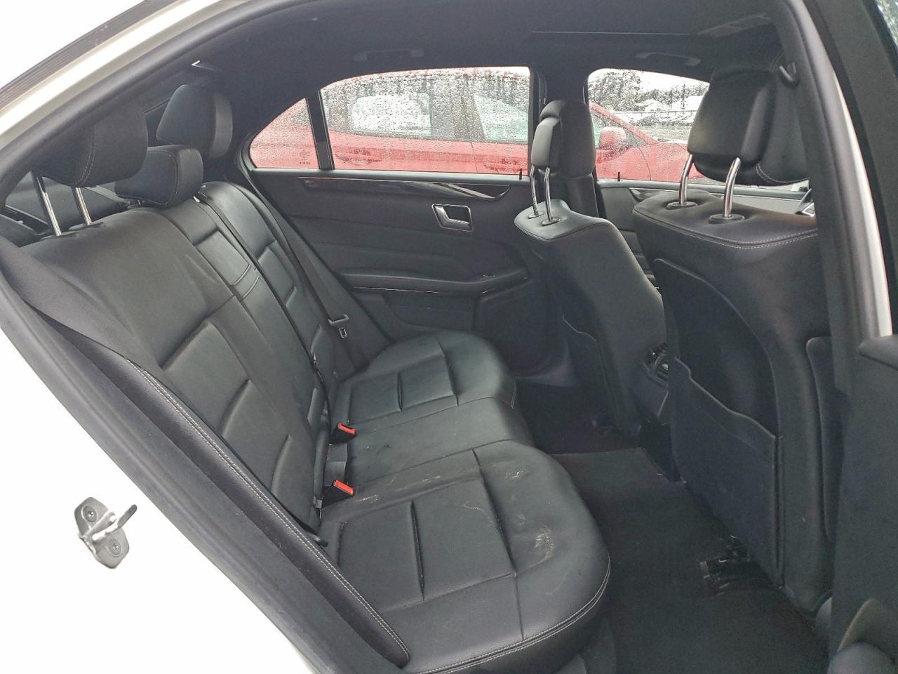 Mercedes-Benz E-Class 350 4matic Image 11