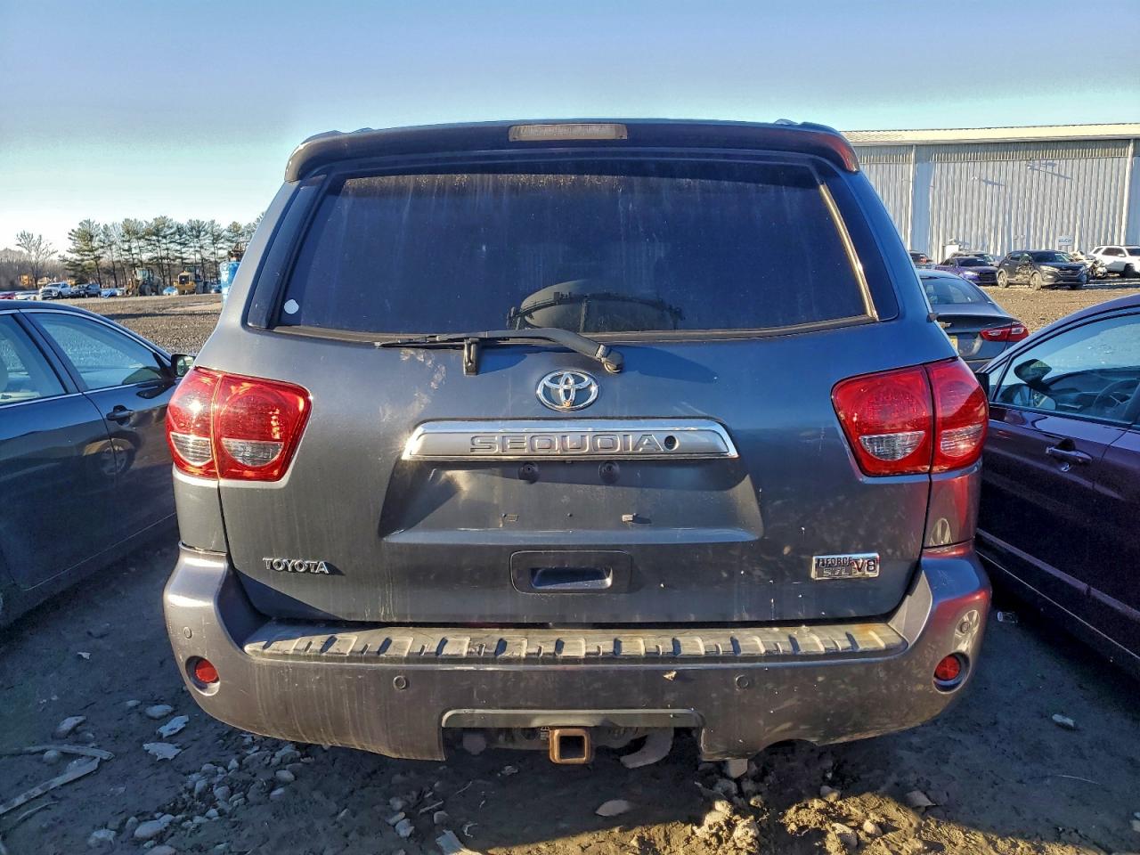 Toyota Sequoia Limited Image 8