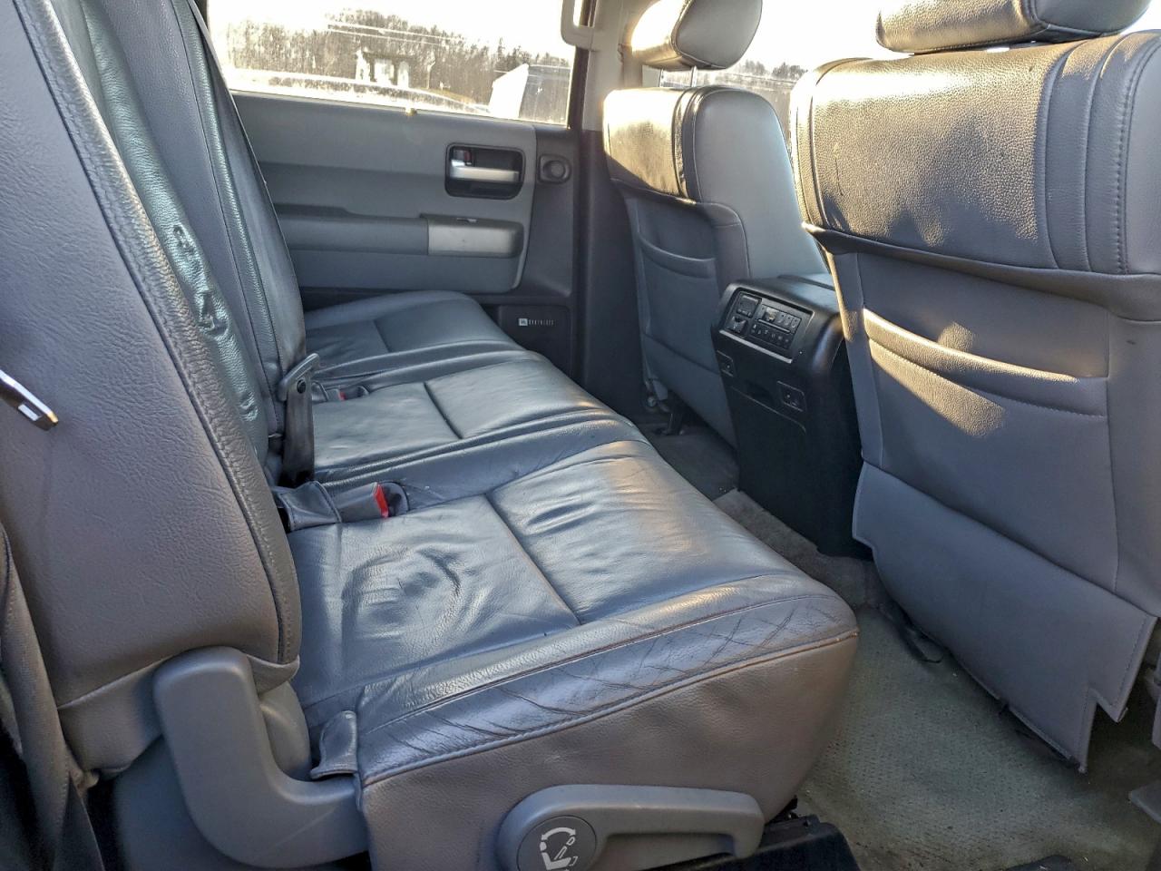 Toyota Sequoia Limited Image 9