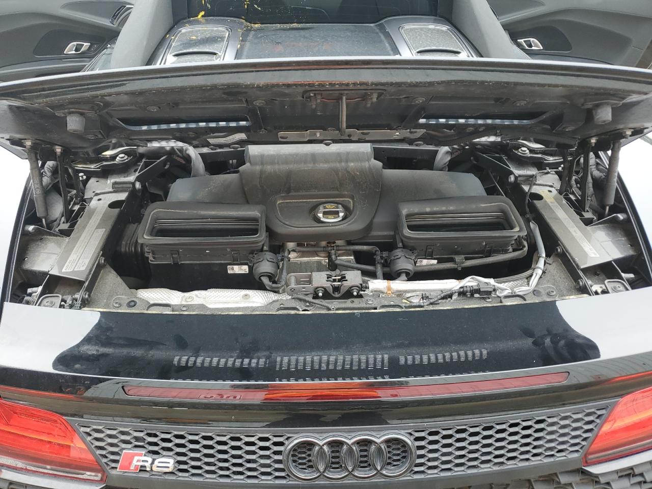 Audi R8 Image 11
