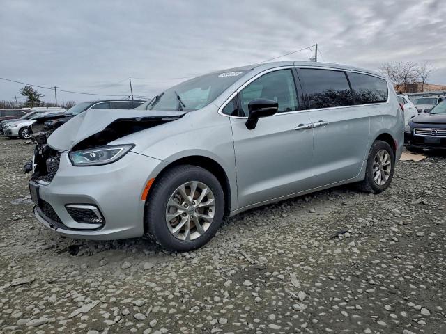  Salvage Chrysler Pacifica